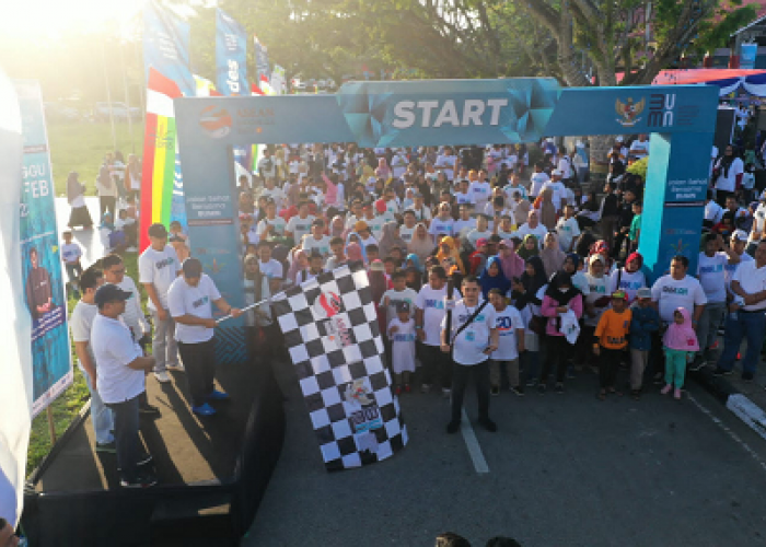 Ribuan Masyarakat Riau Antusias Ikuti Jalan Sehat BUMN