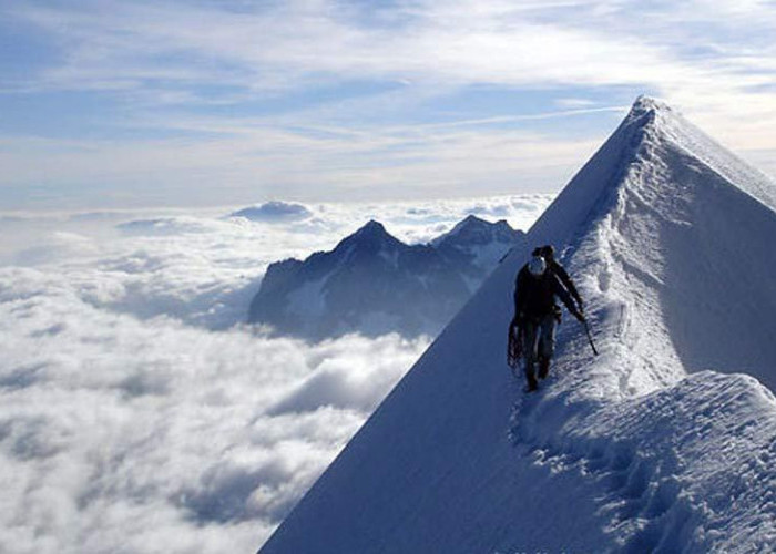 Ketahui! Ini 4 Jalur Pendakian di Gunung Eiger Swiss