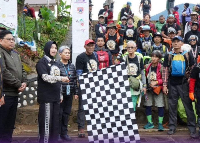 Lepas 70 KPA Mendaki Dempo, Wawako Ajak Sukseskan Iven Festival Dempo 2025