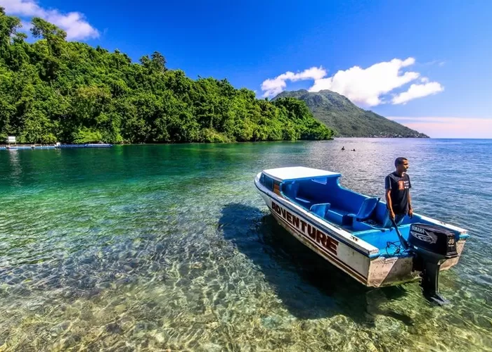 Pesona Pantai Sulamadaha, Eksplorasi Alam yang Memikat Hati Wisatawan