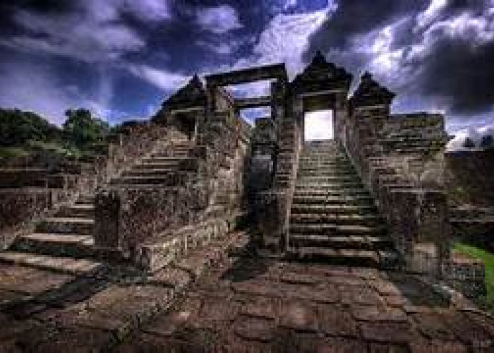Ribuan Tahun Terpendam, Ternyata Istana Dalam Hutan Jawa Timur Punya Raja Ini, Simak Penjelasannya Disini!