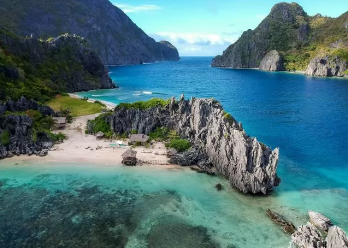 Miliki Pesona Indah yang Eksotis! Inilah 5 Pulau Kecil Terluar yang Ada di Indonesia 