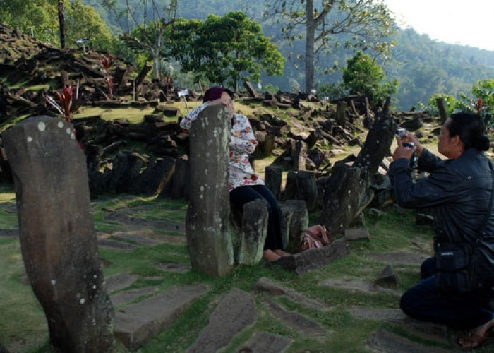 Tempat Wisata Malah Jadi Situs Bersejarah! Inilah Gunung Padang Dengan Ribuan Misteri
