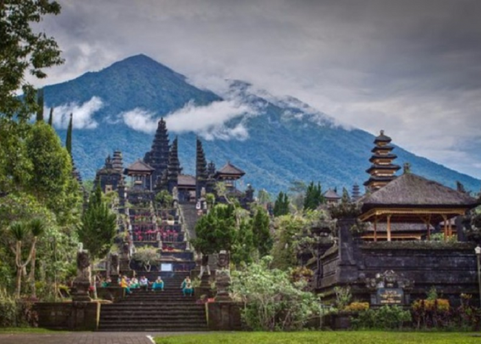 Kisah Misteri Puncak Gunung Agung Bali, Eksplorasi Pesona Gaib dan Pengalaman Tak Terlupakan