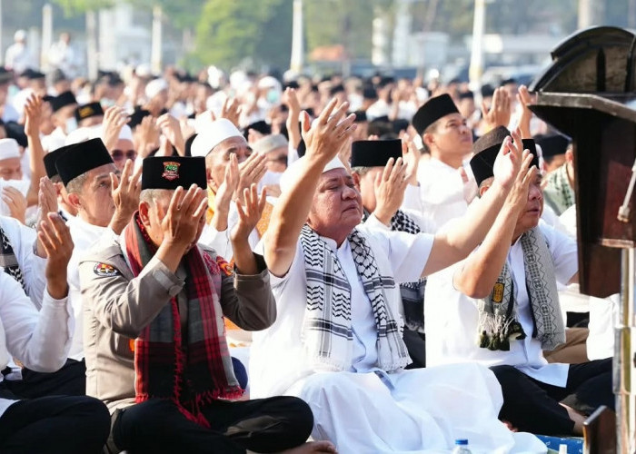 Sumsel DIkepung Kabut Asap Karhutla, Herman Deru Ajak Warga Gelar Sholat Istisqa