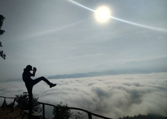 Negeri di Atas Awan, Pesona Surga Tersembunyi di Puncak Gunung Luhur Banten