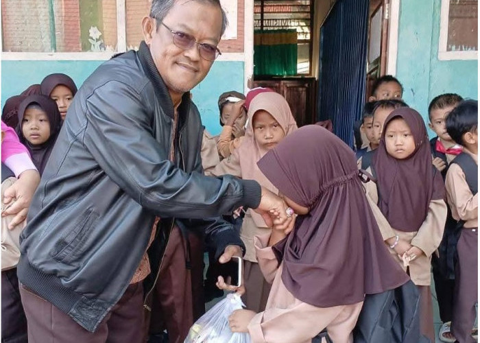 SD Negeri 5 Pagar Alam Tebar Kepedulian, Laksanakan Program Berbagi Ramadhan