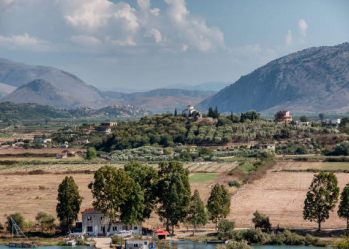 Mengenal Desa Kuno Albania, Jejak Peradaban di Pinggiran Danau yang Bikin Penasaran!