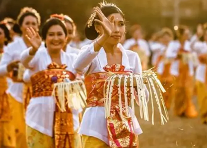 Apakah Tradisi Bisa Bertahan di Tengah Gempuran Modernitas bagi Perempuan Serawai? Simak Penjelasannya!