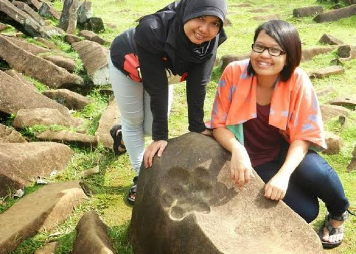 Mengungkap Keajaiban Batu Macan di Gunung Padang! Warisan Sejarah Melalui Jejak Kaki Kuno, Ada Apa?