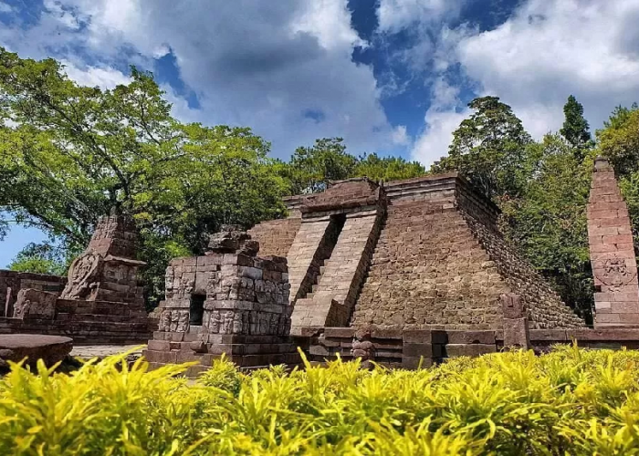 Kenapa Candi Sukuh Begitu Penuh Misteri!? Simbolisme dan Rahasia di Kaki Gunung Lawu!