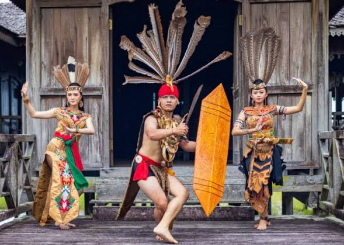 Ragam Budaya Memukau, Inilah 7 Pakaian Suku di Kalimantan