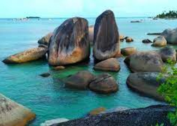 Rekomendasi 4 Pantai Terindah di Gugusan Kepulauan Riau