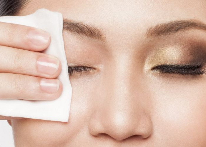 Mengenal Jenis-jenis Makeup Remover, Manfaat Serta Kekurangannya 