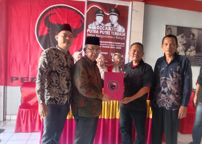 Nanto Ambil Formulir Pendaftaran Bakal Calon Wakil Walikota Pagaralam