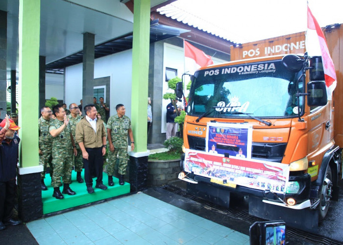 Pengiriman Kelima, Gubernur - Pangdam Salurkan Bantuan Korban Bencana Alam Sumatera