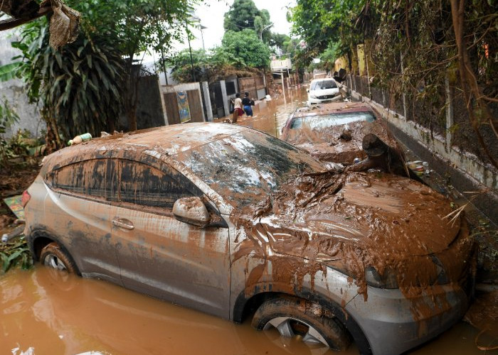 Jangan Dibeli! 7 Hal Ini Bisa Jadi Mobil Bekas Banjir