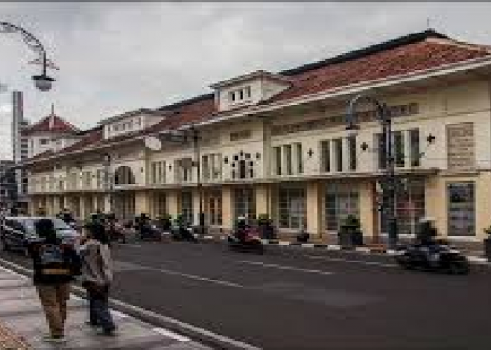 Menyusuri Jalan Braga: Napak Tilas Sejarah Bandung dari Masa Kolonial Hingga Modern