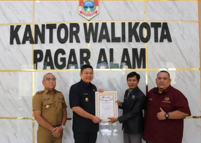 Penghargaan 'Sahabat PWI', Komitmen Pj Walikota Pagar Alam untuk Kebebasan Pers!