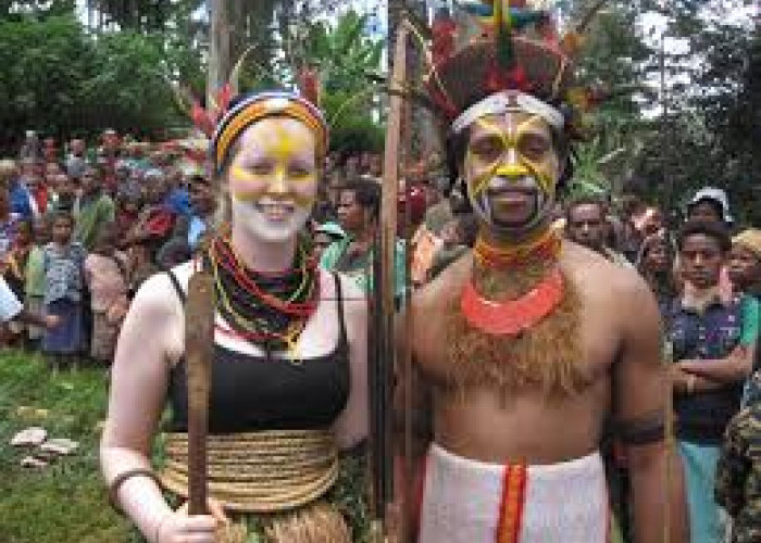 Mencengangkan! 5 Suku Indonesia Ini Miliki Tradisi Tak Lazim! Ini Faktanya