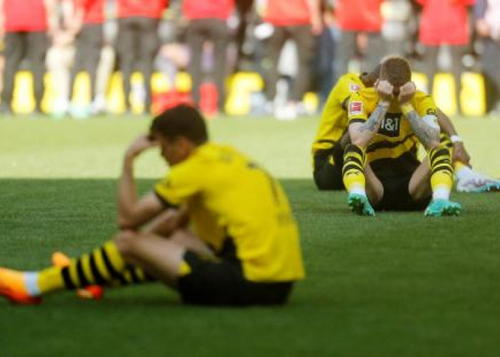 Mengejutkan, Sempat Diprediksi Rengkuh Trofi Bundesliga, Dortmund Terjungkal di Laga Penentuan!