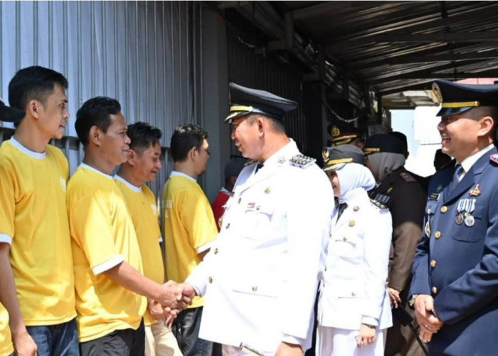 Walikota Serahkan Remisi kepada WBP Lapas Pagar Alam