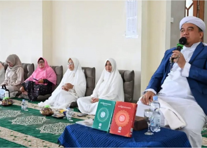Ajak Masyarakat Teladani Akhlak Rasulullah, Wawako Hadiri Maulid Akbar di Masjid Al-Akbar
