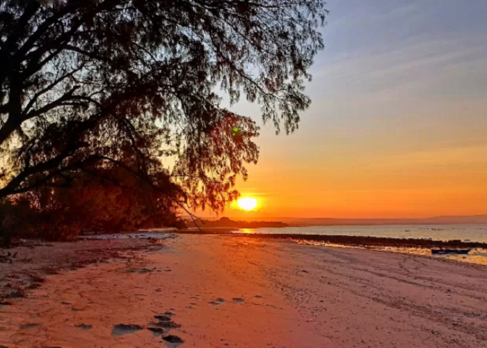 Wisata Awal Tahun di Sumba Timur! Melepas Penat di Pantai Puru Kambera yang Punya Sunset Cantik