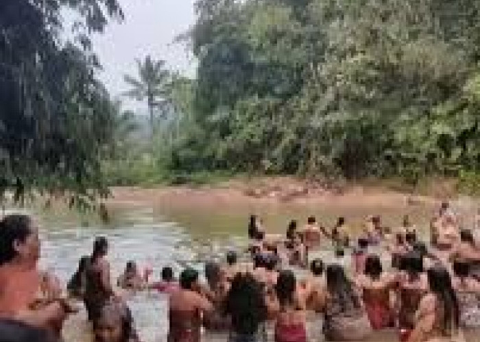 Ndak Habis Pikir! Eh 5 Suku di Indonesia Ini Bikin Geleng-geleng Kepala, Ada Ritual Unik