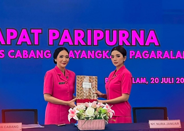 Ny. Gesha Adam Emban Amanah Ketua Bhayangkari Cabang Pagar Alam
