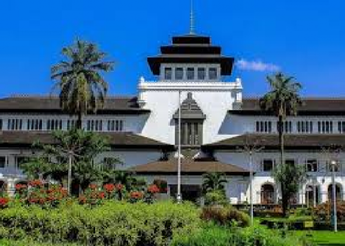 Mengungkap Fakta Menarik di Balik Keindahan Gedung Sate, Perpaduan Arsitektur Klasik Eropa dan Tradisional