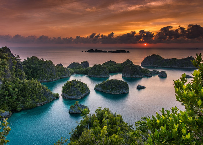 Menelusuri Wisata Alam yang Ada di Papua Barat, Simak Ada Apa Sajaaa?