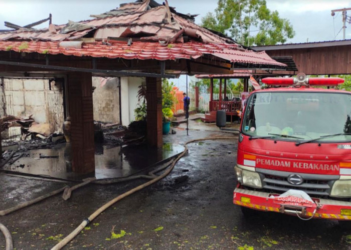 Rumah Dinas Kapolda Papua Habis di Lalap Api!