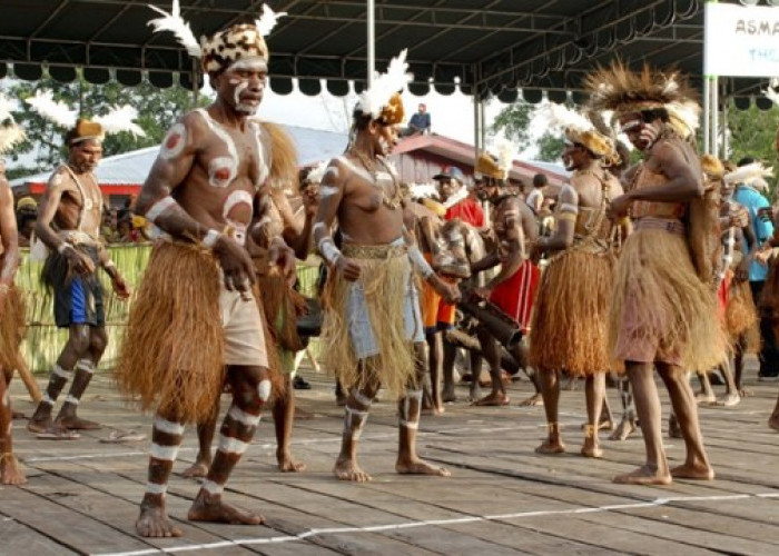 Mengejutkan! Ternyata Ini Kebiasaan Suku Papua, Nomor 5 Tak Disangka