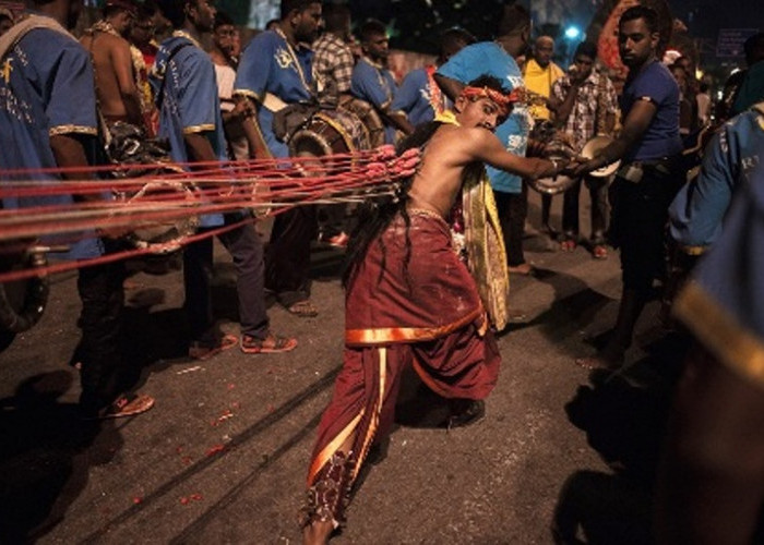 Menyingkap Misteri Okipa: Ritual Menyakitkan yang Mirip Bunuh Diri!?