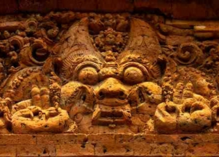 Bukti Kerajaan Kuno Legendaris, Berikut Kisah Misteri Pintu Gerbang Majapahit Di Jawa Tengah!