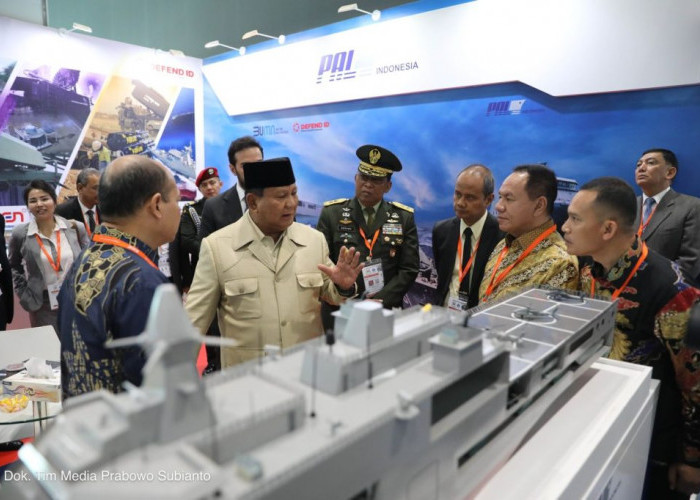 Menteri Pertahanan Prabowo Bawa Industri Pertahanan Lokal Ikuti IDEX di UEA