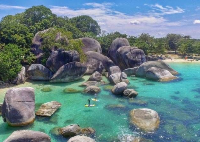 Eksplorasi Pesona Alam Pulau Belitung, 7 Rekomendasi Destinasi Wisata yang Bikin Liburan Kamu Menyenangkan