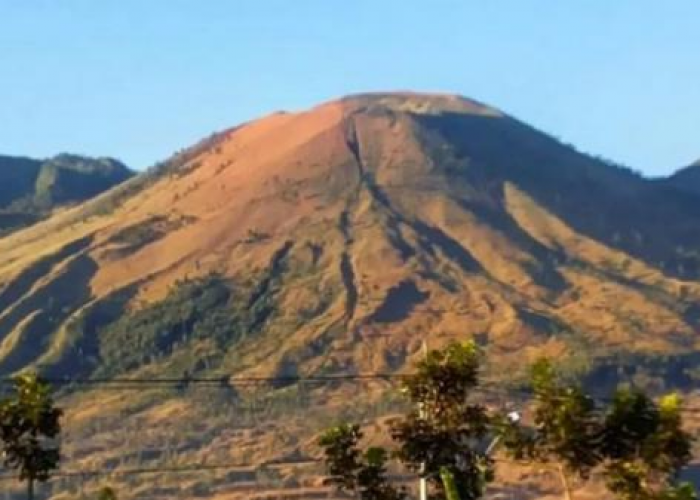 Sejarah dan Kisah Mistis Gunung Inielika: Kepercayaan Masyarakat Flores