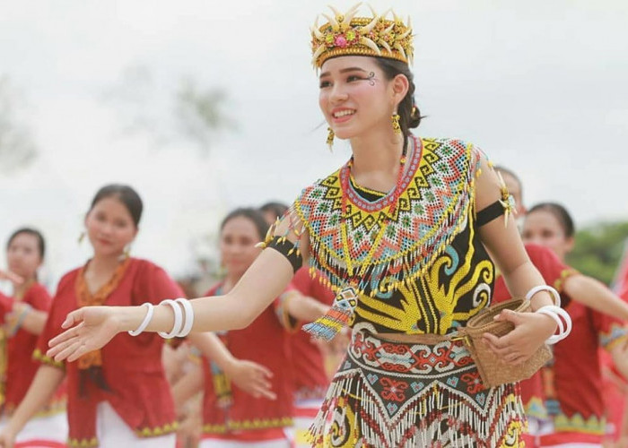 Jomblo Wajib Tau, Inilah 7 Suku Penghasil Wanita Cantik di Indonesia, Nomor 1 Produsennya!