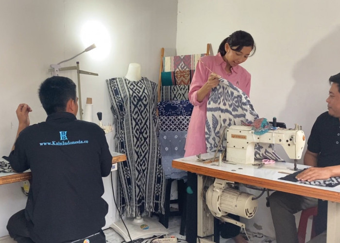 LinkUMKM BRI Bantu Pengusaha Perempuan Fesyen Bertransformasi Lewat Wastra Nusantara Modern