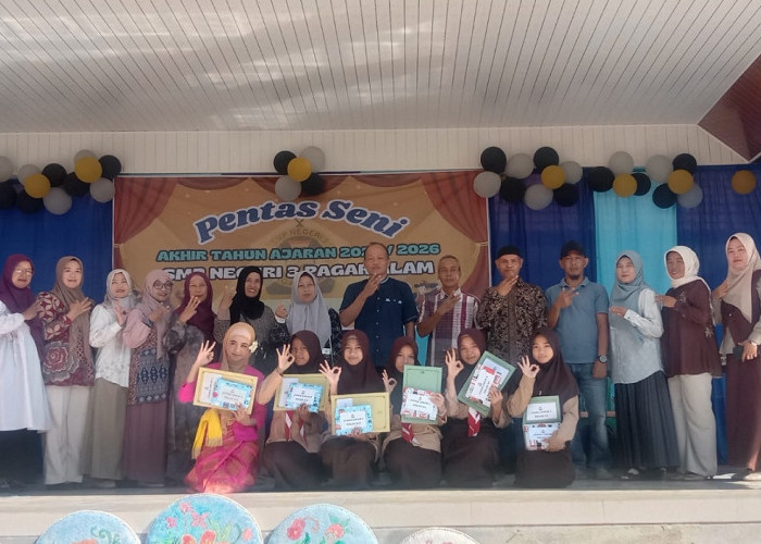 Semarak Pentas Seni, Bazar dan Gerakan Ayah Mengambil Raport ke Sekolah