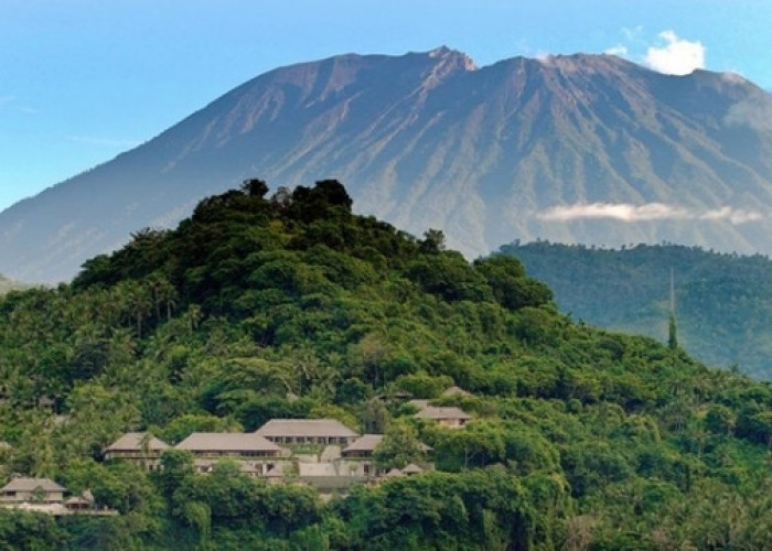 Pesona Gunung Agung, Keindahan Mistis dan Spiritual di Puncak Bali