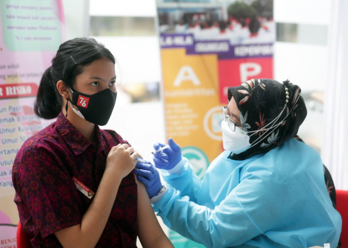 127 Orang Warga Lakukan Vaksinasi di Kantor Kelurahan Perahu Dipo