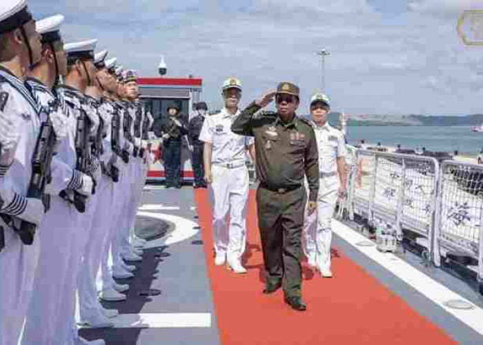 Kapal Perang Cina Mulai Berlabuh di Pangkalan Angkatan Laut Kamboja , Mendapat Sorotan Komunitas Pertahanan