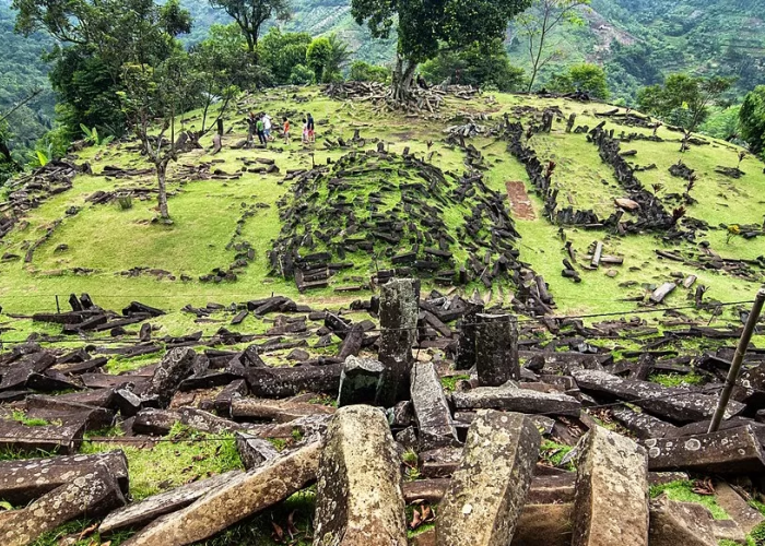 Menguak Misteri Gunung Padang: Apakah Ini Sisa-sisa Benua Atlantis?