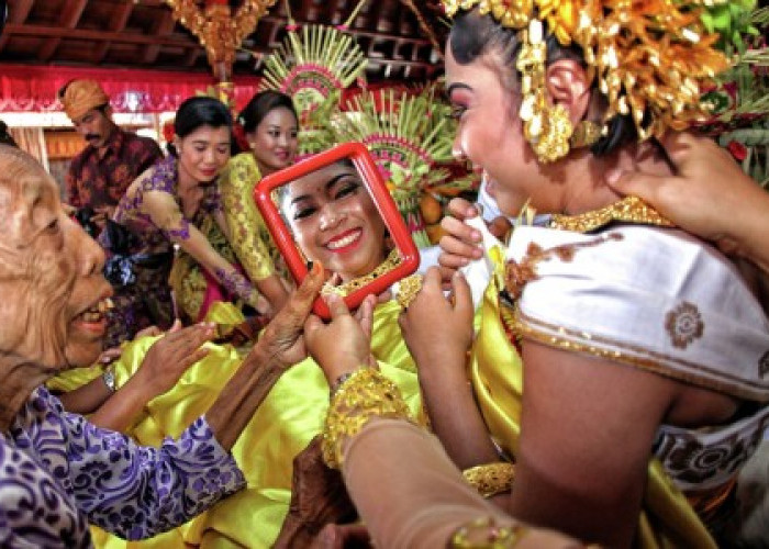 Waduh! Ini 5 Tradisi Masa Puber Di Indonesia, Salah Satunya Berhubungan Dengan Dukun