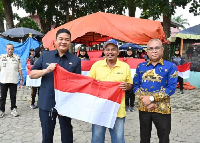 Pemerintah Kota Pagar Alam Optimis Pembagian Bendera Merah Putih Mencapai Target