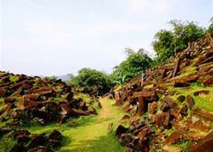 Gunung Padang, Situs Megalitikum Terbesar, Dibangun dengan Teknologi Canggih, Semen Purba Buktinya!