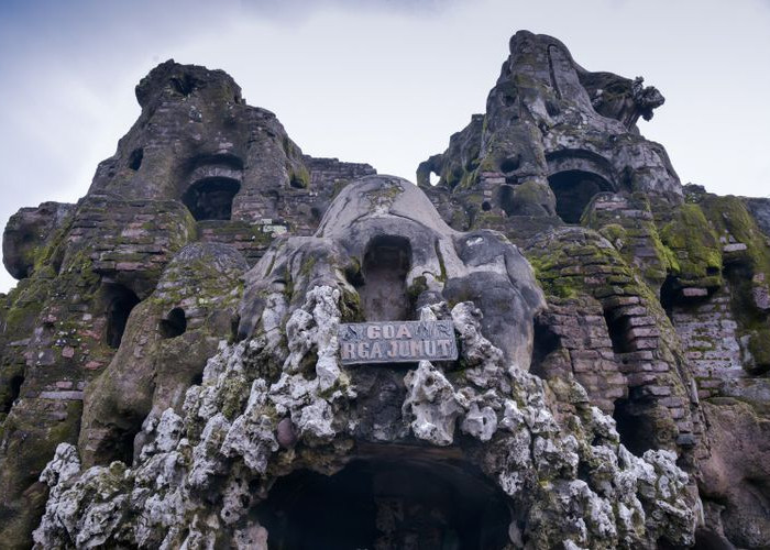Menelusuri Jejak Mitos, Ini 7 Kisah Penuh Misteri Yang Ada Di Jawa Barat!